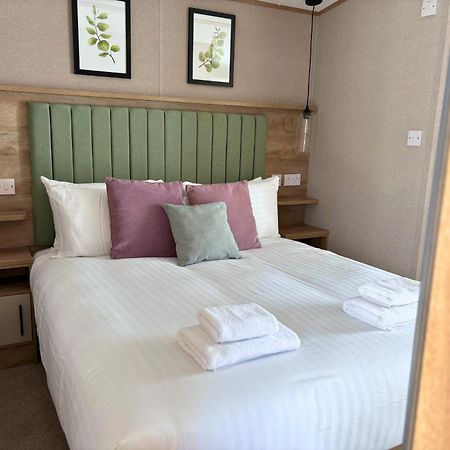 Linwater Caravan Park - Luxury Lodges And Static Caravans Near Edinburgh Newbridge  Exteriör bild