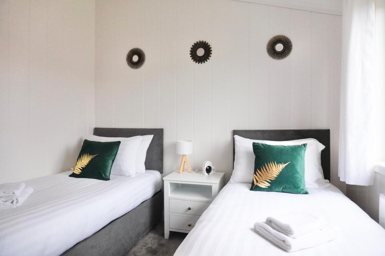 Linwater Caravan Park - Luxury Lodges And Static Caravans Near Edinburgh Newbridge  Exteriör bild