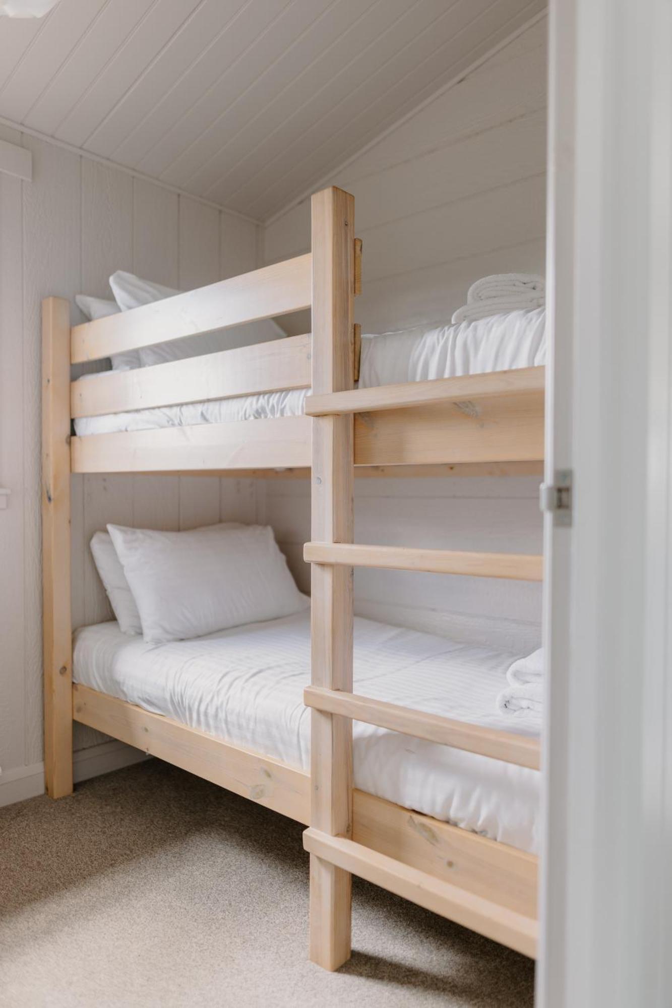 Linwater Caravan Park - Luxury Lodges And Static Caravans Near Edinburgh Newbridge  Exteriör bild