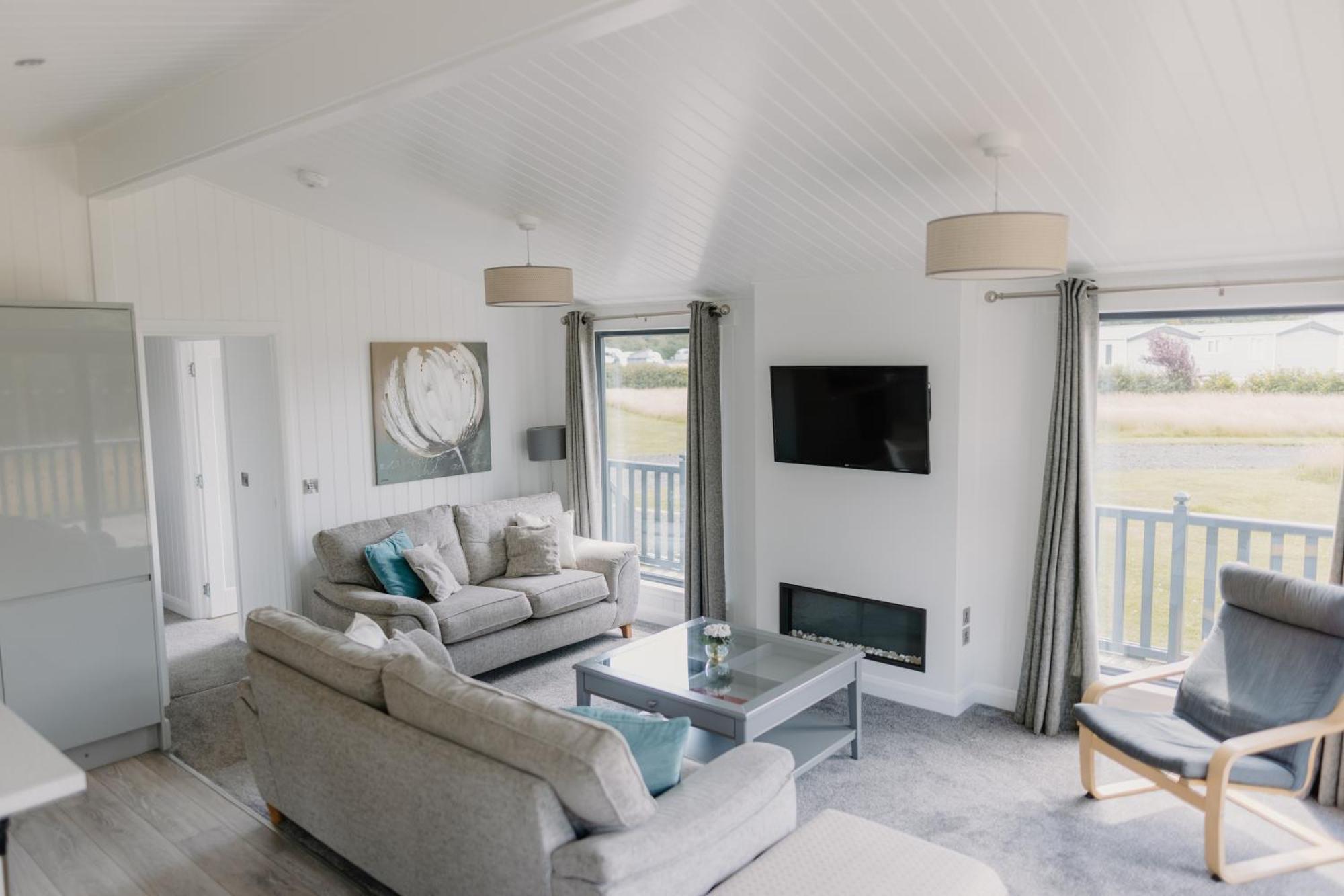 Linwater Caravan Park - Luxury Lodges And Static Caravans Near Edinburgh Newbridge  Exteriör bild