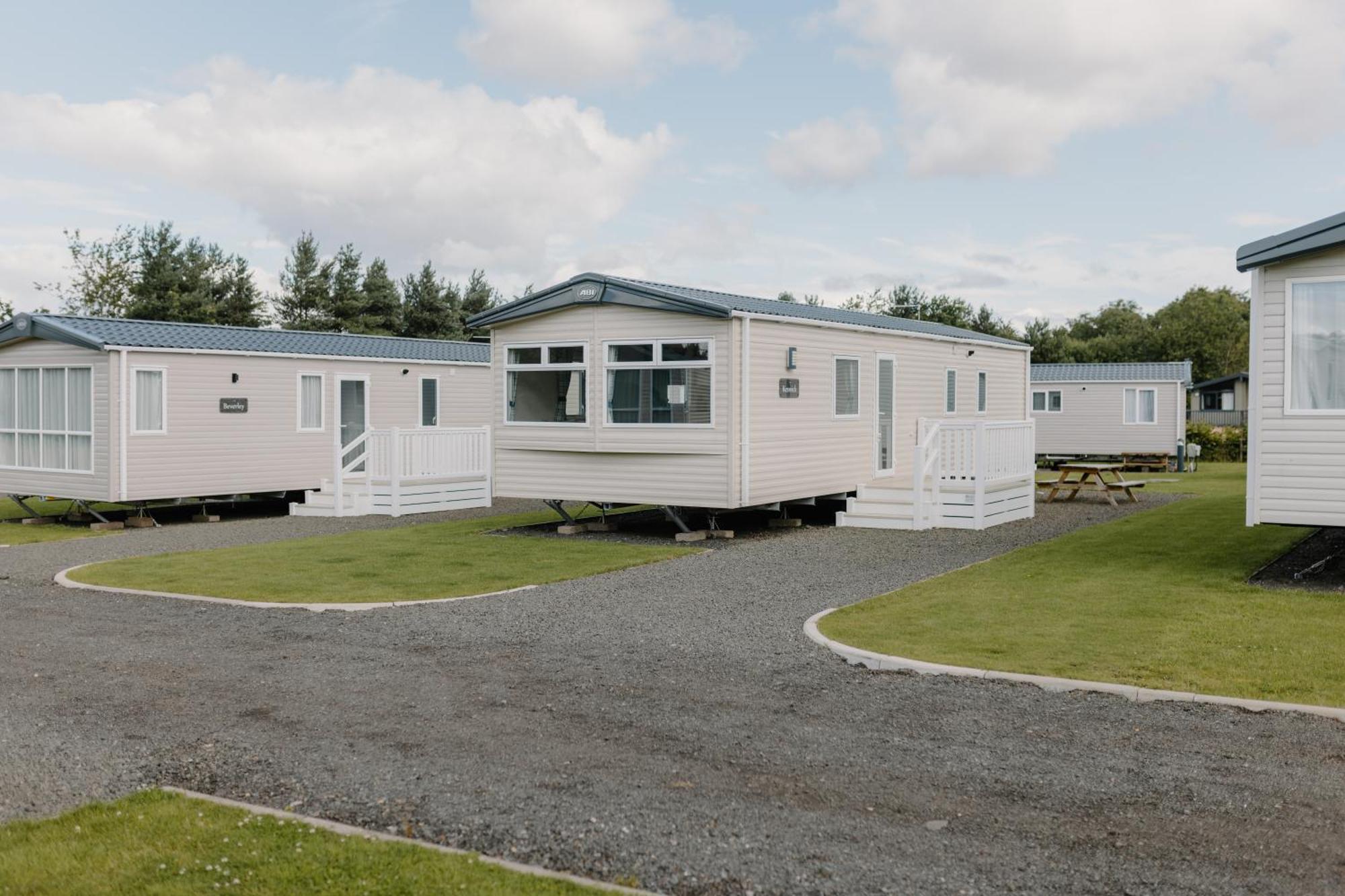 Linwater Caravan Park - Luxury Lodges And Static Caravans Near Edinburgh Newbridge  Exteriör bild