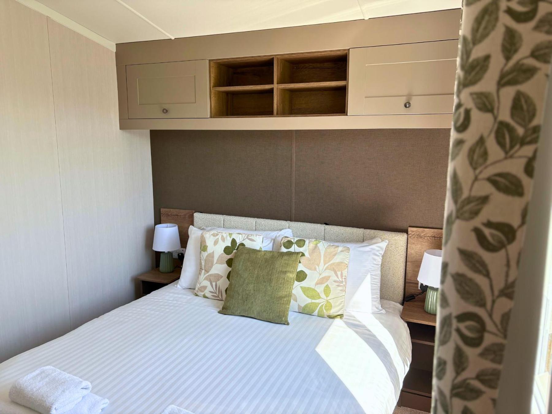 Linwater Caravan Park - Luxury Lodges And Static Caravans Near Edinburgh Newbridge  Exteriör bild