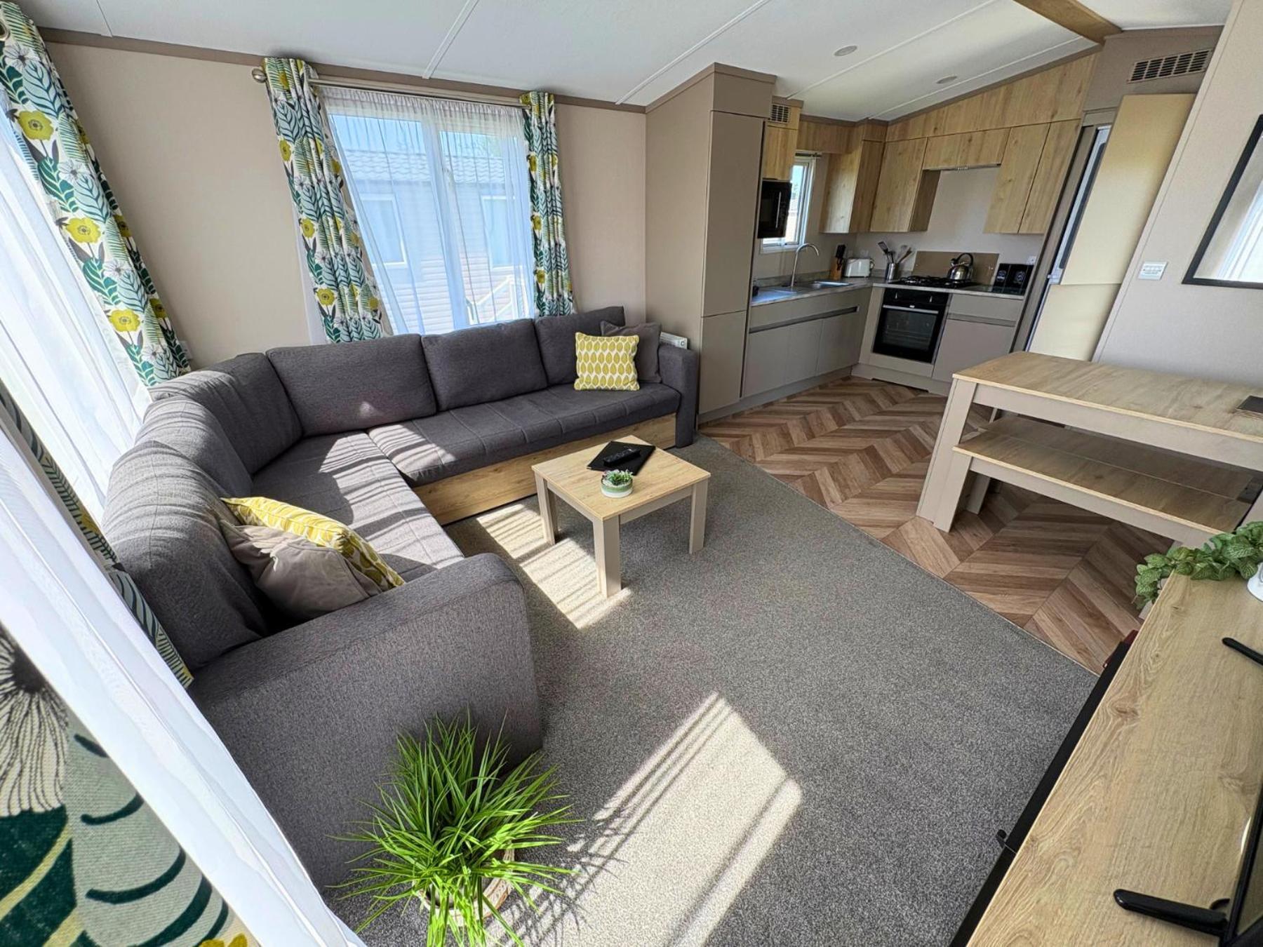 Linwater Caravan Park - Luxury Lodges And Static Caravans Near Edinburgh Newbridge  Exteriör bild