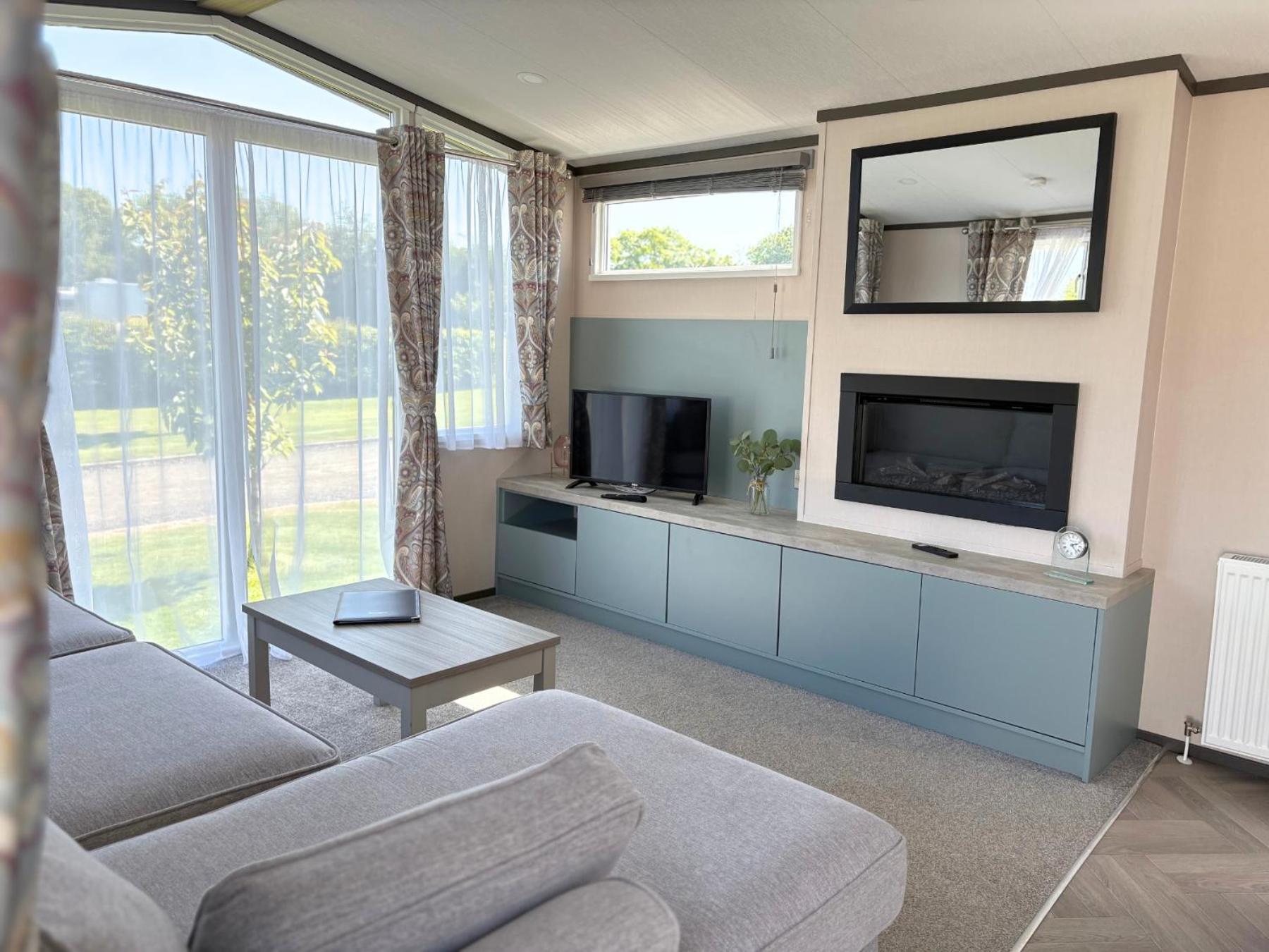 Linwater Caravan Park - Luxury Lodges And Static Caravans Near Edinburgh Newbridge  Exteriör bild